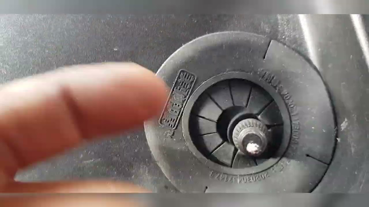 Chery Tiggo 7 Pro Снимаю жабо (вторая часть)