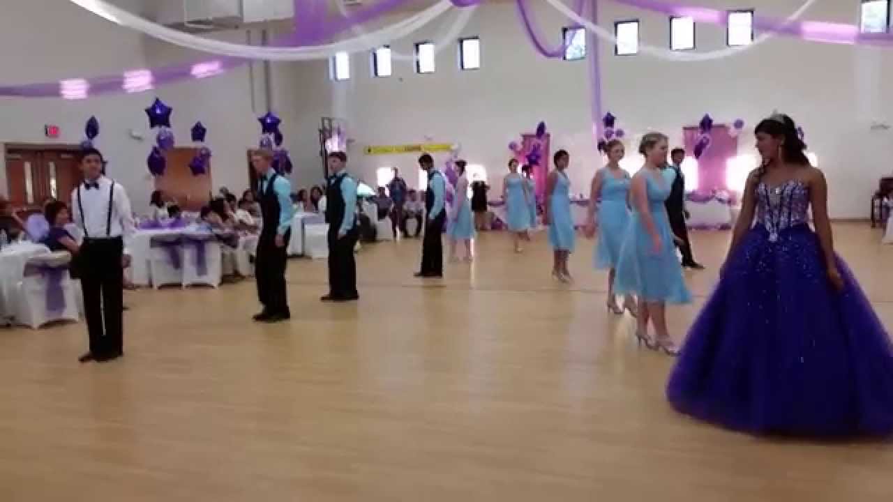 Hermoso baile de Laly, damas y chambelanes en sus 15 años.