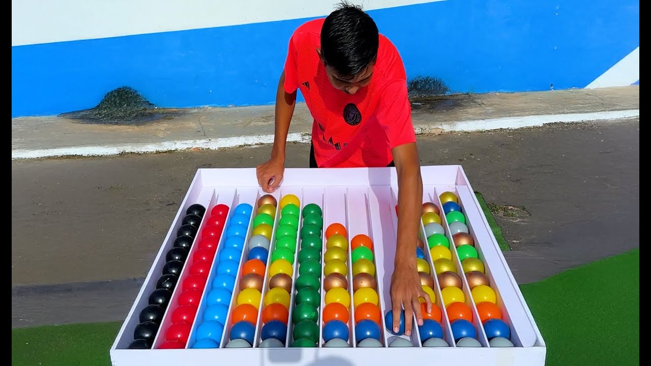 No jogo das bolinhas coloridas, seja rápido e monte as cores primeiro.