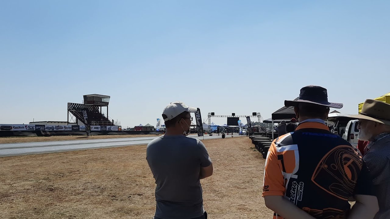 1400HP 2JZ KE70 Toyota Corolla running a low 5sec 8th mile/200m pass.