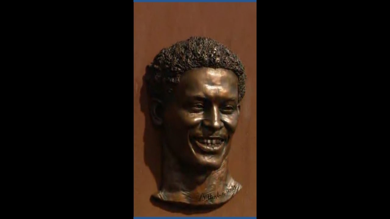 Broncos unveil Demaryius Thomas' Ring of Fame pillar