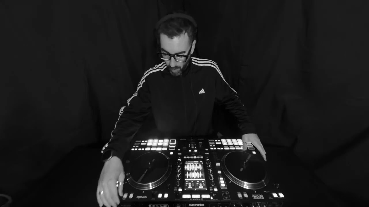 45 minutos de Elektro y EBM...