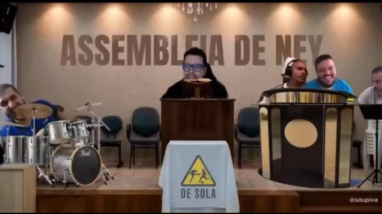 E VAGABUNDO T&Aacute; L&Aacute; (COMPILADO)
