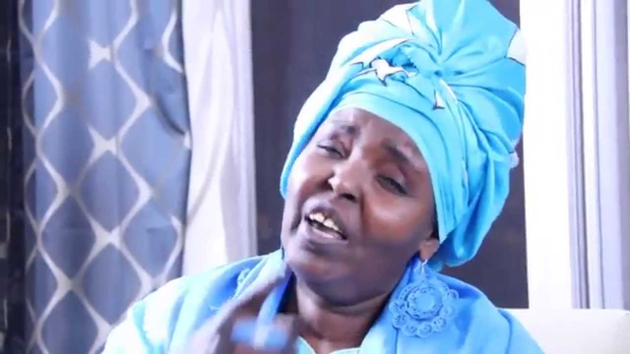 Hees: Kun Jeer Anigaa ku Jecel (  Maryan Mursal Live)