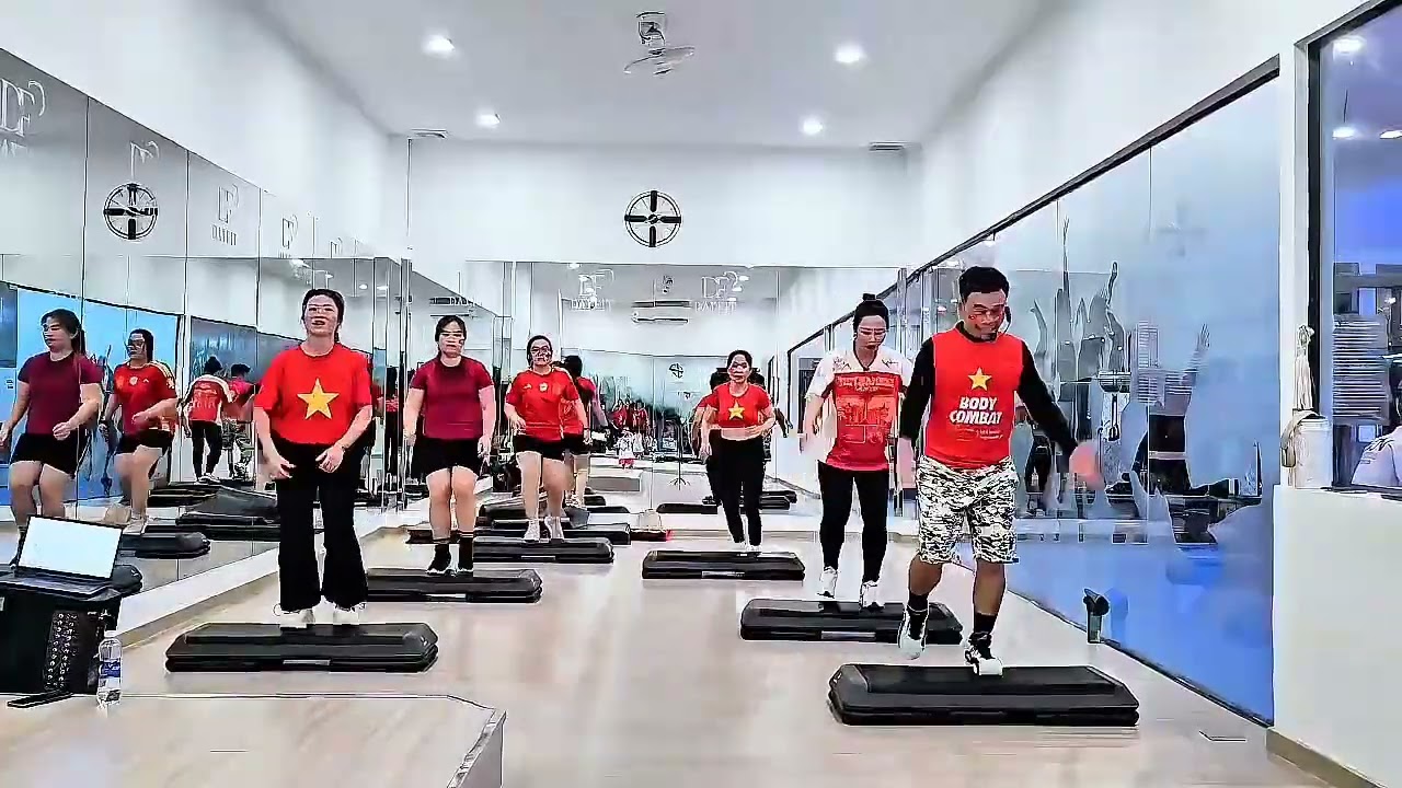 STEP DANCE - MEGA STEP - NGUYỆN LÀ NGƯỜI VIỆT NAM [ VÕ HẠ TRÂM] - CHOREOGRAPHY ROYAL