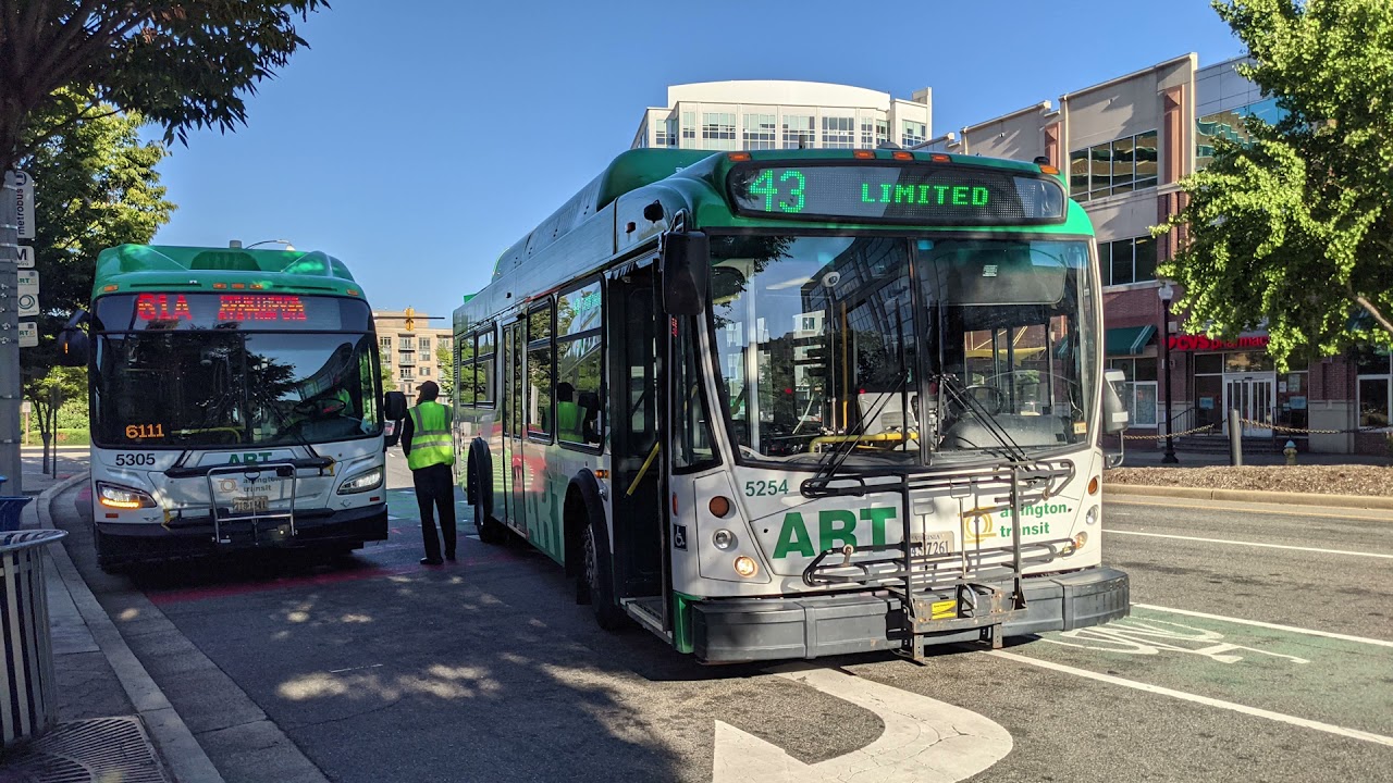 Buses in Arlington, Virginia 9/29/2021