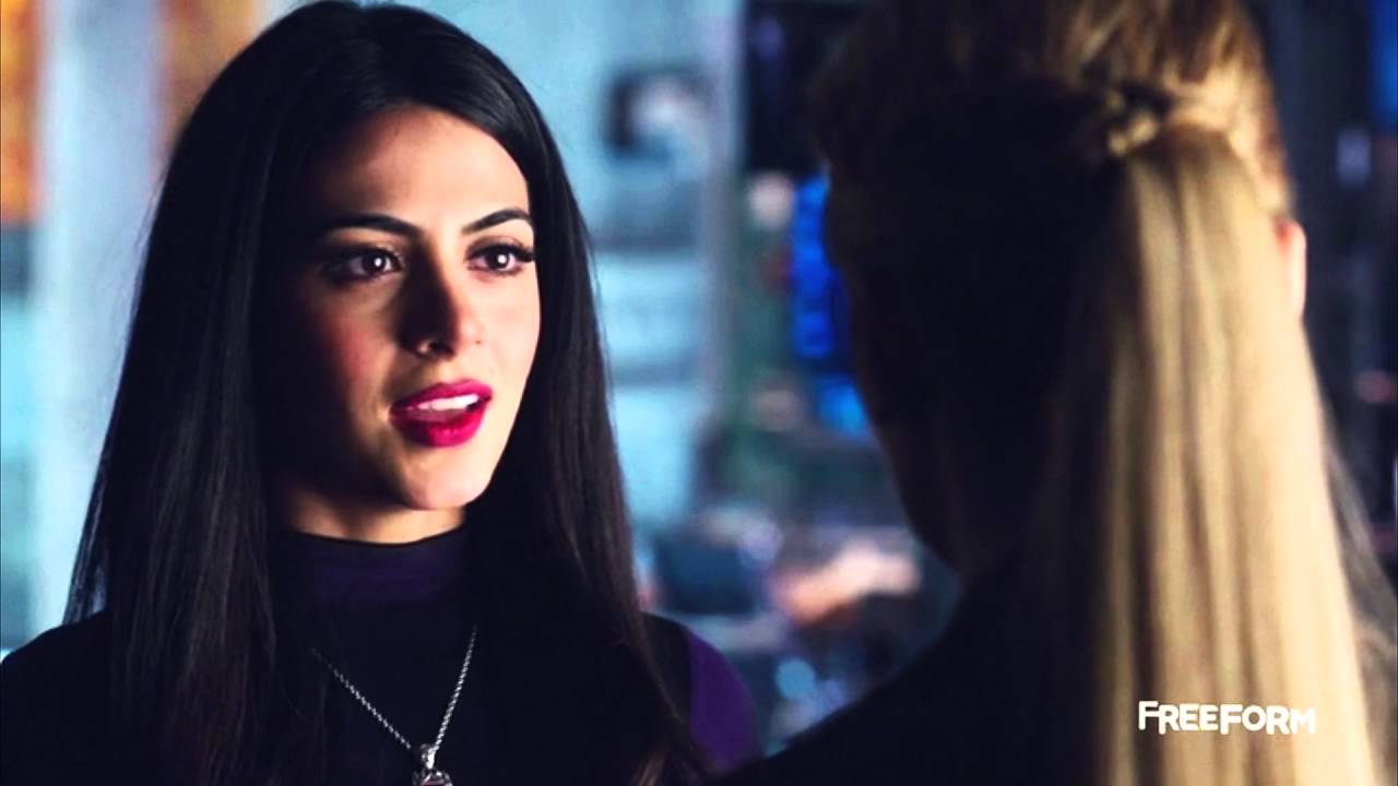 isabelle lightwood | bi bi bi