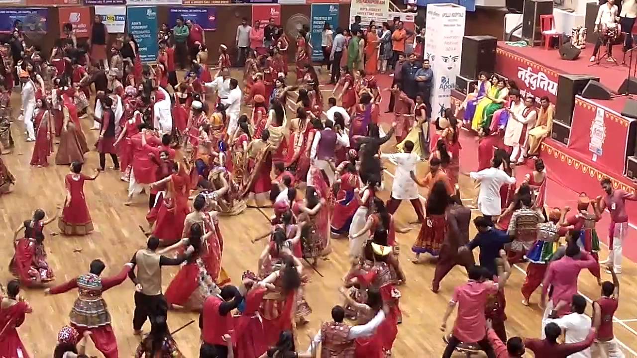 Non Stop Indori Garba on Famous Marathi Hit Zing Zing Zingat Song