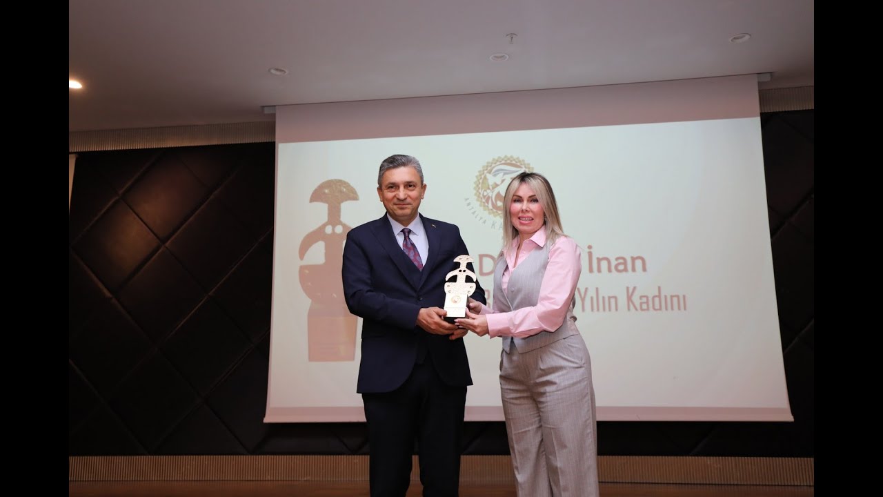 Rektör Prof. Dr. Özlenen Özkan yılın kadını seçildi