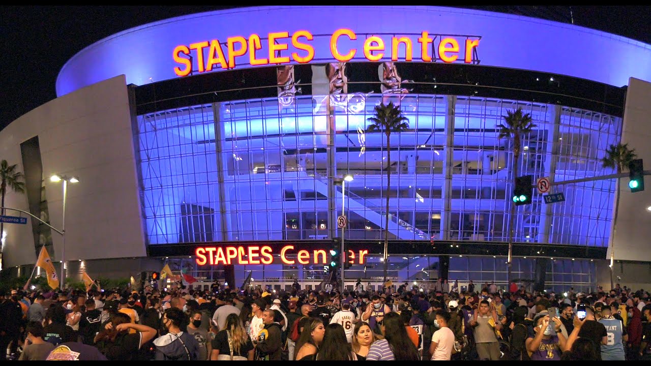 4K - L.A. Lakers Fans Celebrate NBA Championship - Staples Center