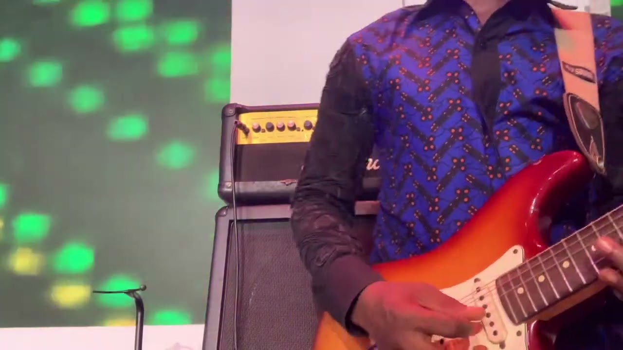 African praise lead guitar line - closeup view