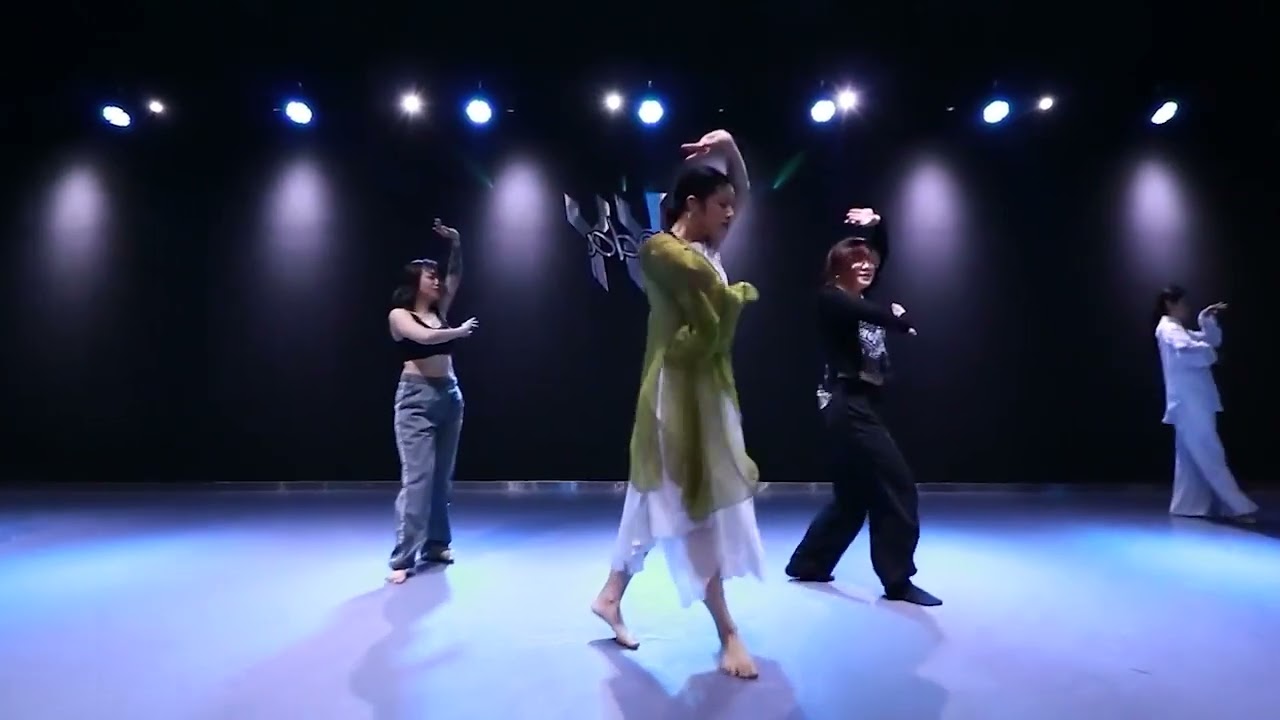 Tuyệt Thế Vũ Cơ  绝世舞姬  Chinese Dance - Fanhua Ai Wudao