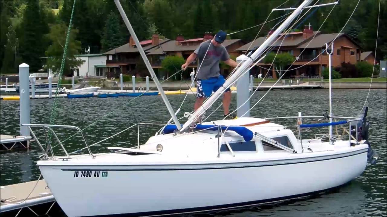 Lowering the Catalina 22 Mast Using the Boom as a Gin Pole