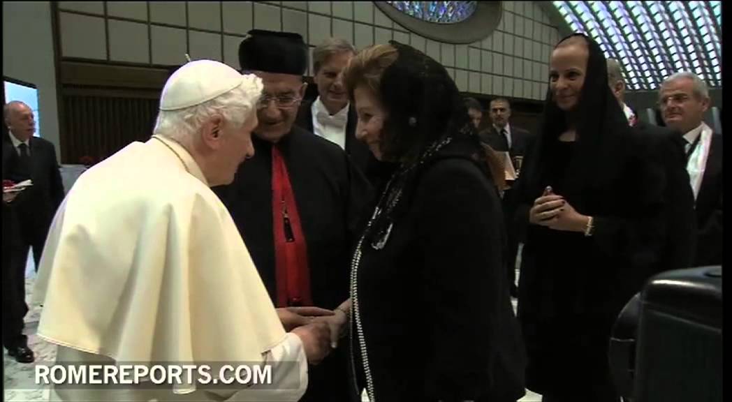 Pope greets family members of Cardinals James Harvey, John Onaiyekan and Boutros Rai