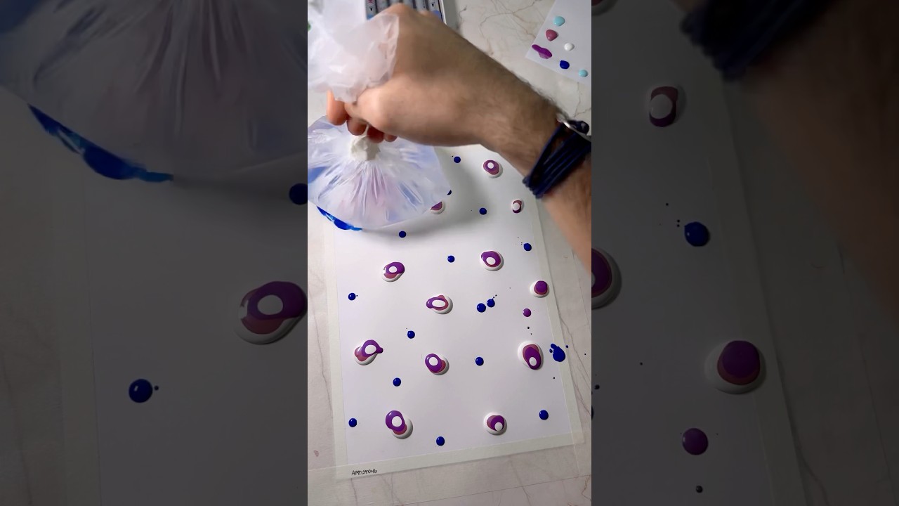 Easy Art Idea to Try Using a Plastic Bag with Water Inside! 🎨😏 #artistomg