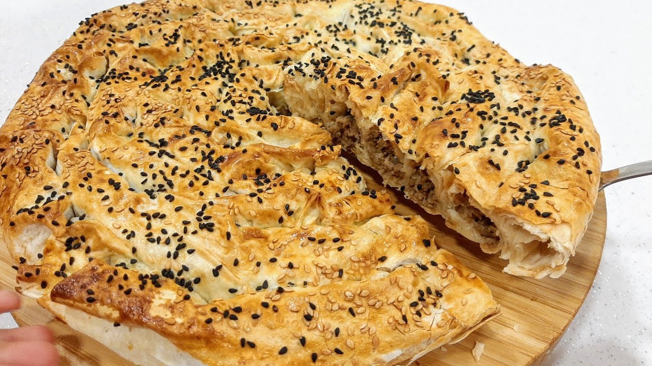 HAZIR YUXADAN ETLI BOREK/ EN LEZZETLI VE GOZEL GORUNTUSU ILE HAZIR YUXADAN ASAN HAZIRLANAN BOREK