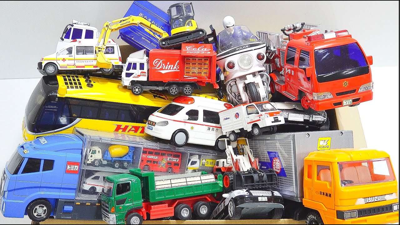 We've collected working vehicles such as ambulances, police cars, garbage trucks, and buses⭐️