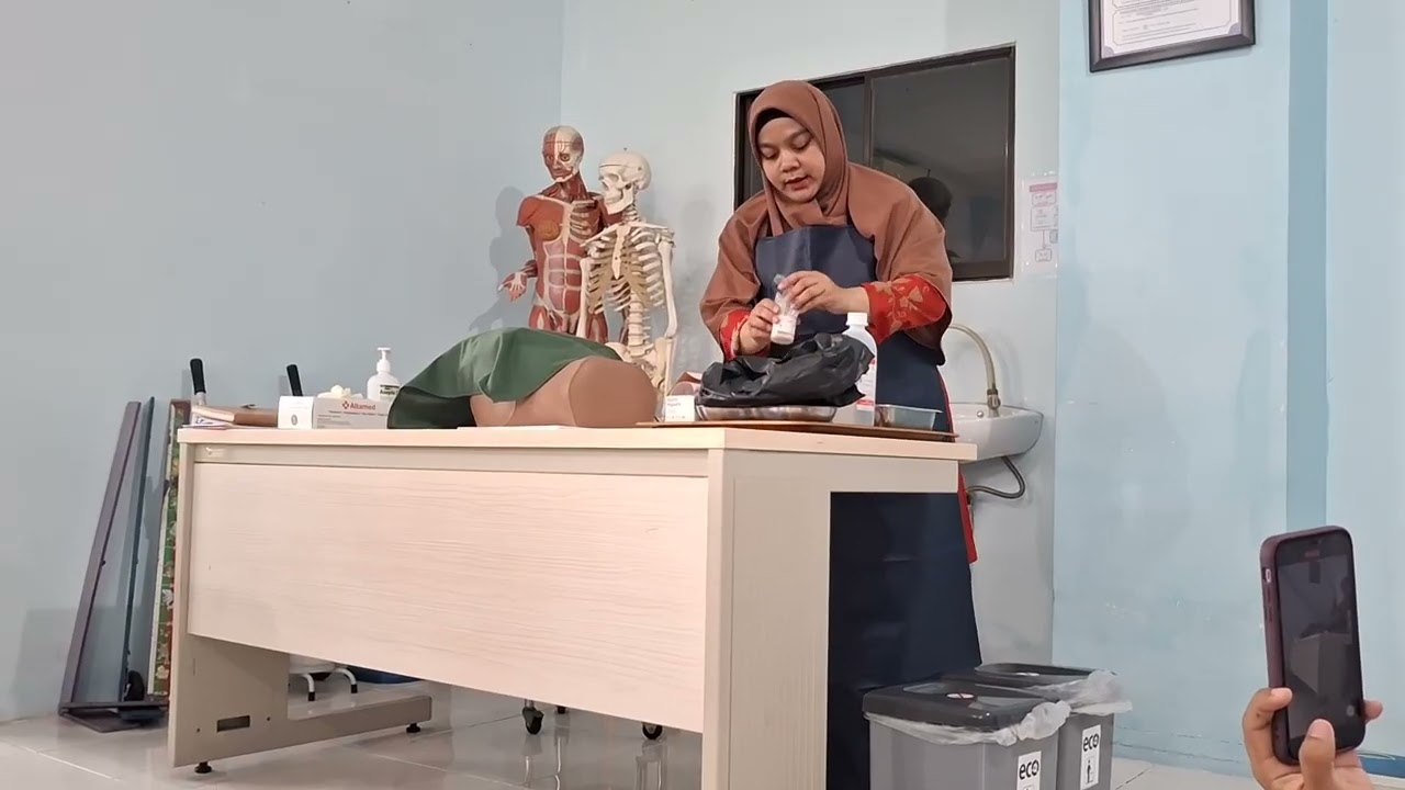 Praktek KDPK Perawatan luka 