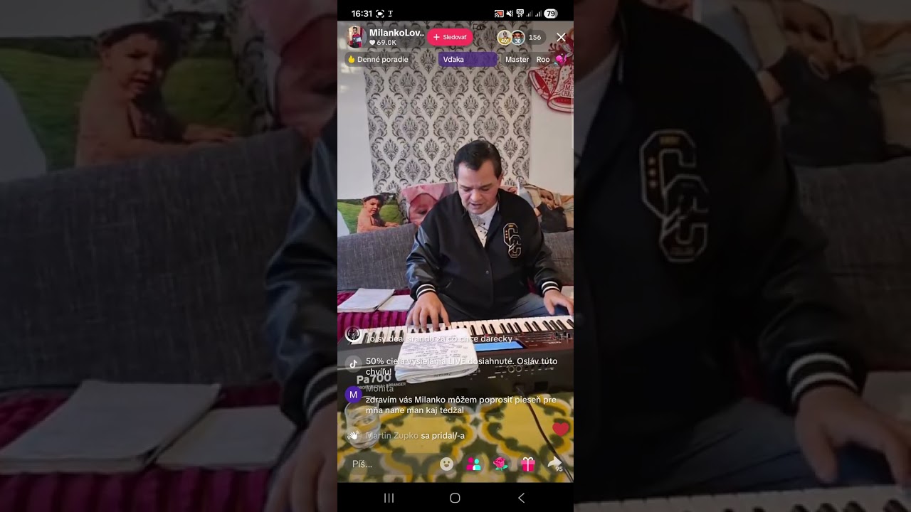 LUCKA PODOLINEC - Live na tik toku pre mňa,  Holubienka 💓 @fizerwebchannel 