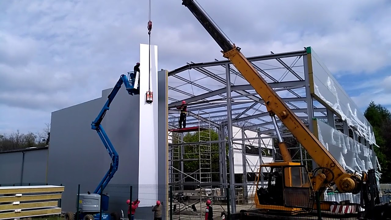 Montaż płyt warstwowych firmy Balex Metal