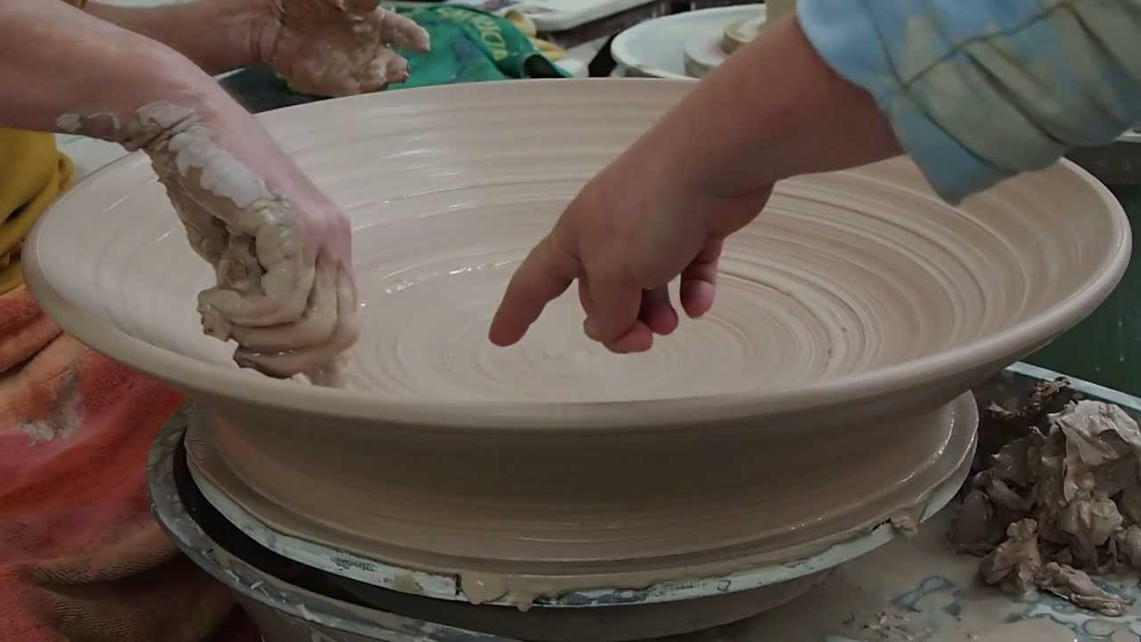 Greg Crowe Ceramics - Throwing a Lage Platter
