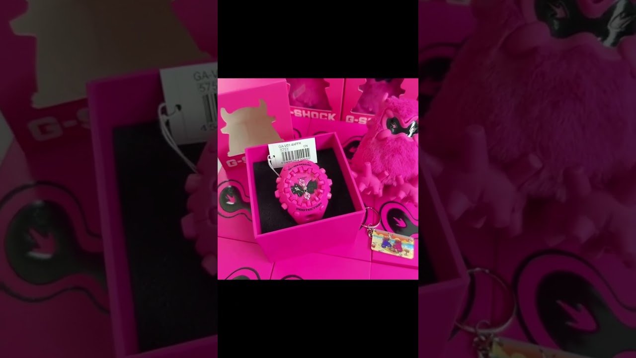 Casio G-Shock Cool Eyes Pink GA-V01-4A Aliens with Toy