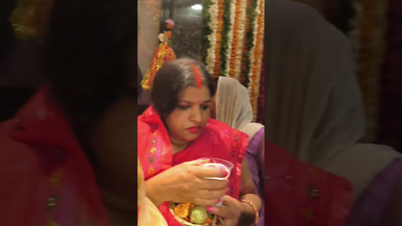 ब्लॉग🙏हैप्पी महाशिवरात्रि में सभी लोगों का स्वागत है देखिए मैं मंदिर बाबा जी के दर्शन करने आई हूं 🙏🌹