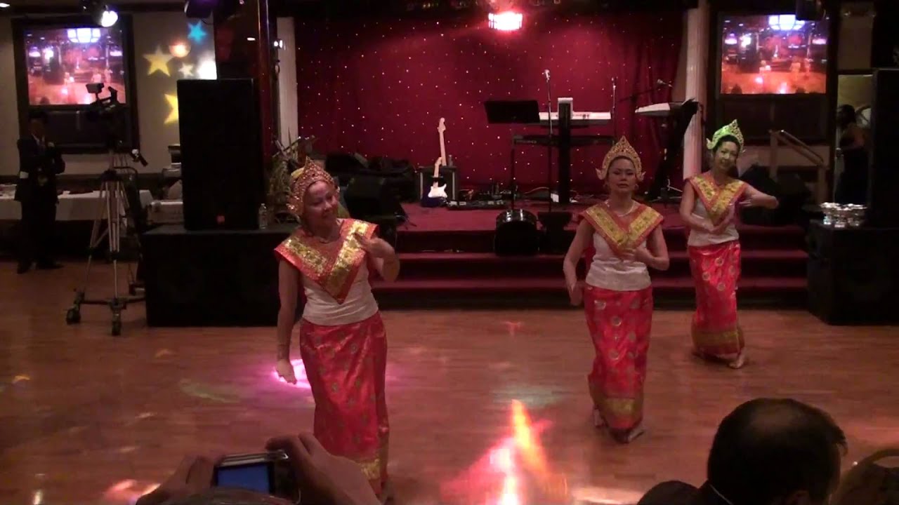 Fon Ouay Phone Pimai @ Lao New Year Concert in Virginia, 4/8/11