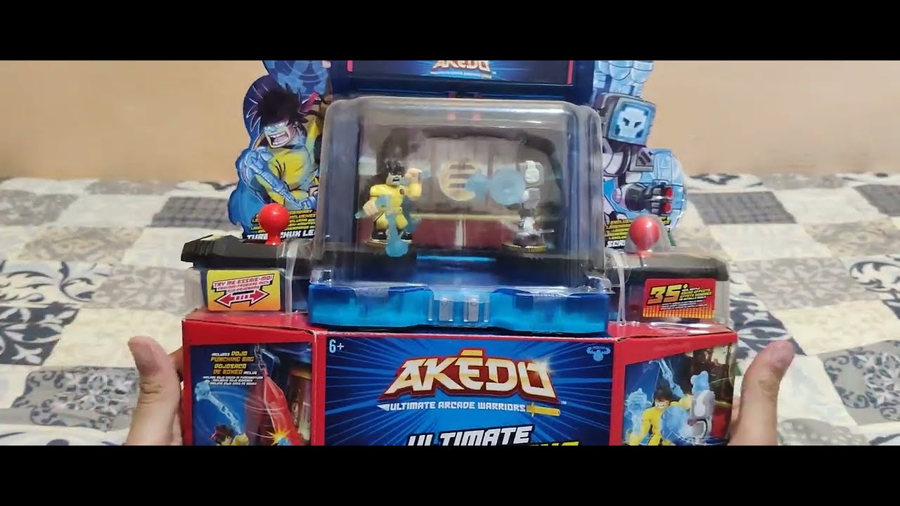 Akedo Ultimate Battle Arena with Turbo Chux Lee and Screenshot unboxing and review