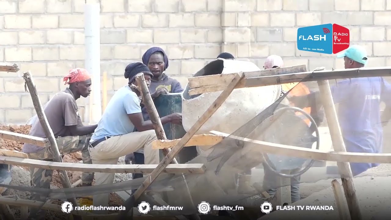 RURA ITANZE UMURONGO KU BUBAKA AMA 'STATION' YA 'ESSENCE' HAGATI MU NGO Z'ABATURAGE