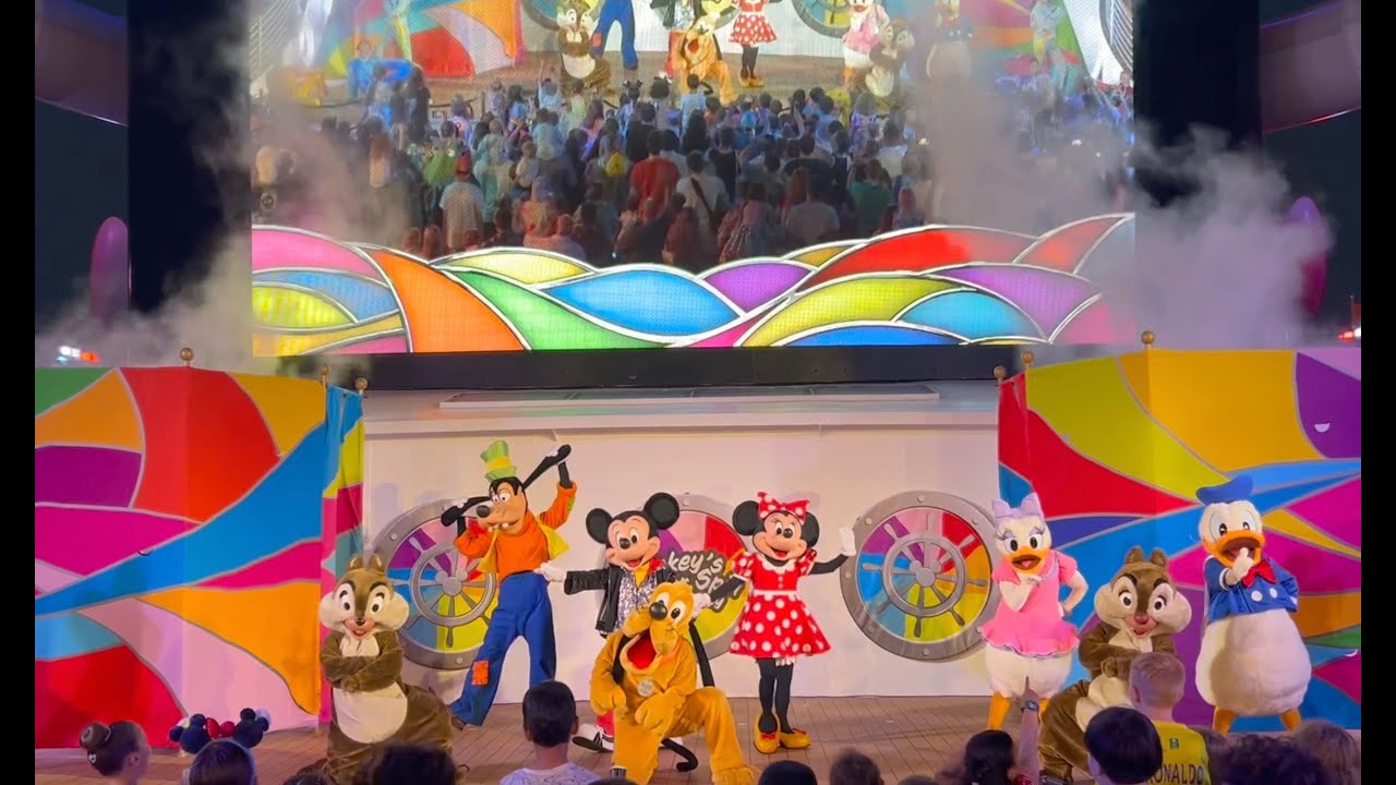 Dan the Star Man presents Mickey's Color Spin Dance Party show in Disney Fantasy ship