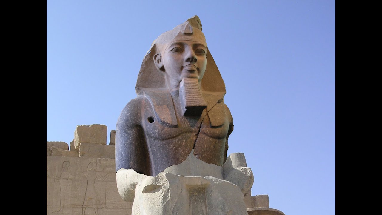 Colossi at the Ramesseum, Ramesses II's temple in Egypt: 1000-ton colossus and Young Memnon