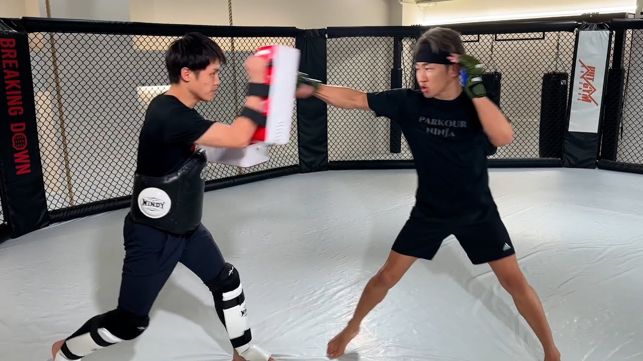 試合前最後のミット打ちしました