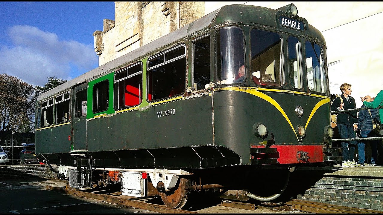 RAILBUS returns to CIRENCESTER TOWN STATION after 61 years.