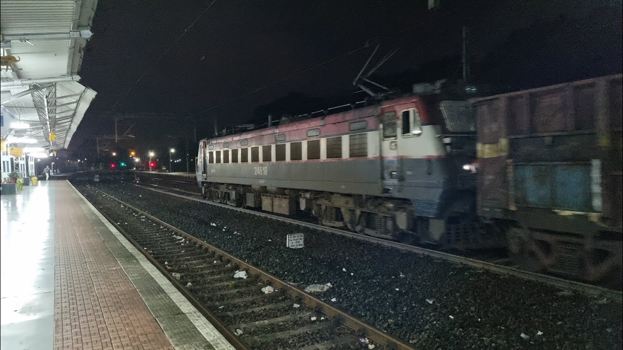Night time train spotting | Angamaly | Thrissur | Neyyattinkara #train #railway #night #kerala
