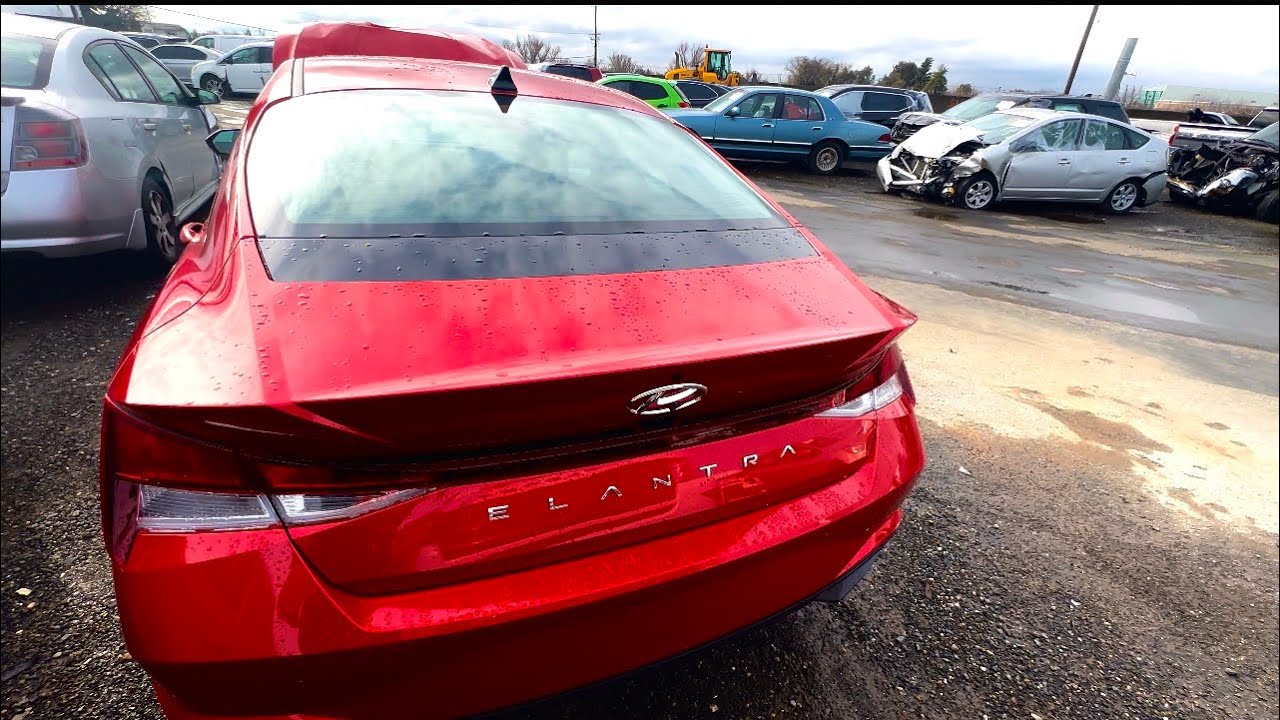 سيارات حديثه مع حوادث ضرر بسيط و متوسط مع ذكر الاسعار iaa