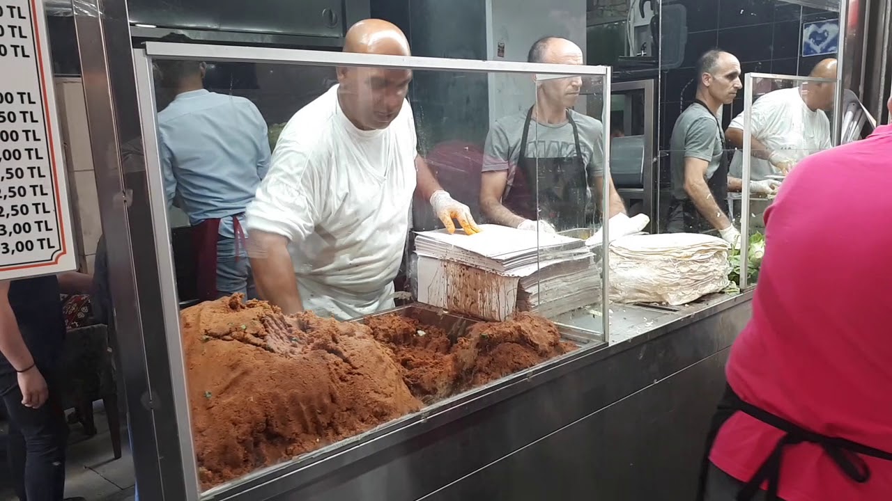 İşte Emin&ouml;n&uuml; Sirkeci'deki meşhur &ccedil;iğk&ouml;fteci Ali Usta