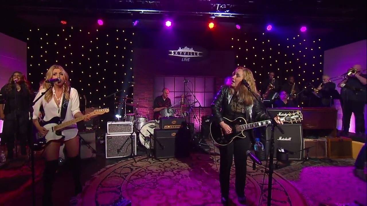 Melissa Etheridge and Lindsay Ell with 