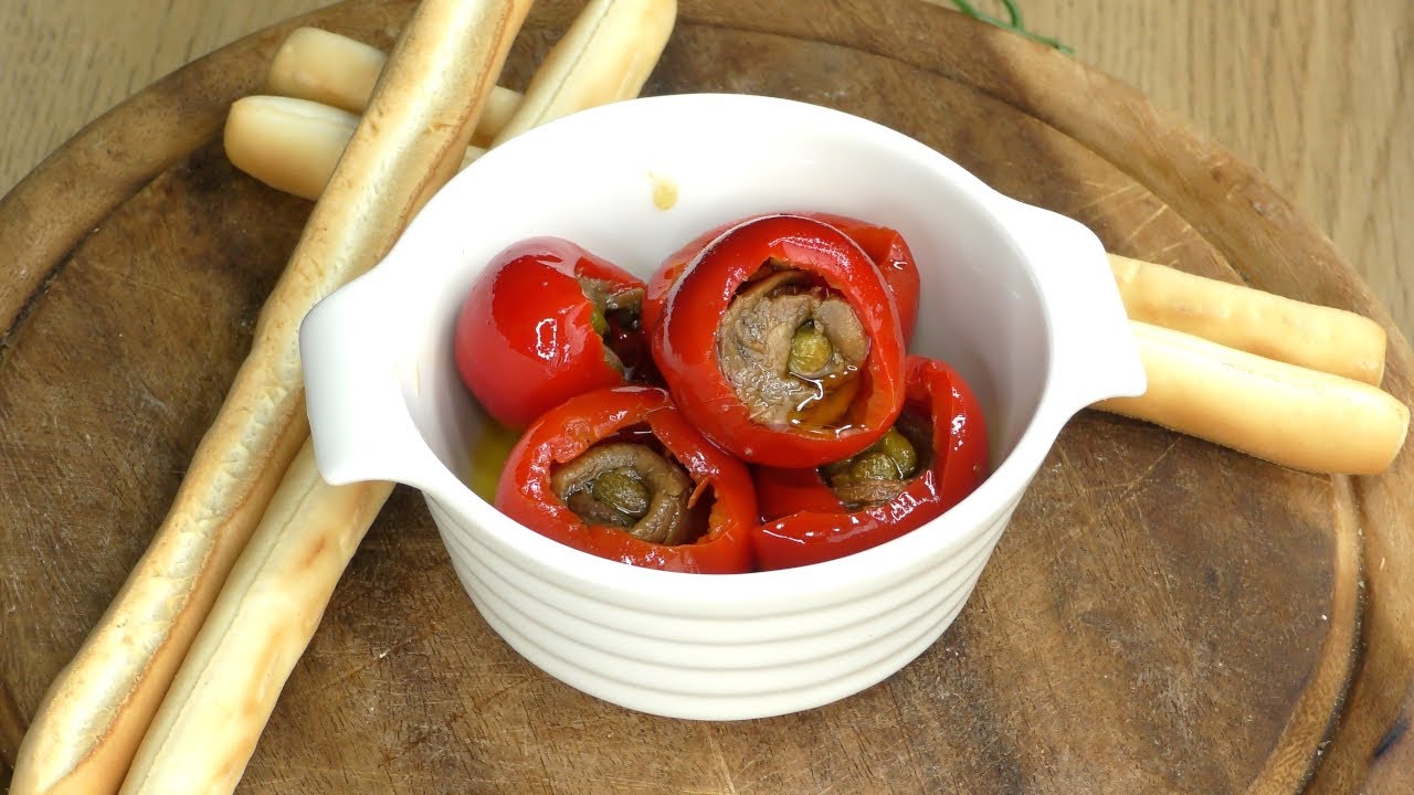 UNA VERA DELIZIA!!! Peperoncini Tondi Piccanti sott'olio Ripieni di Acciughe e Capperi