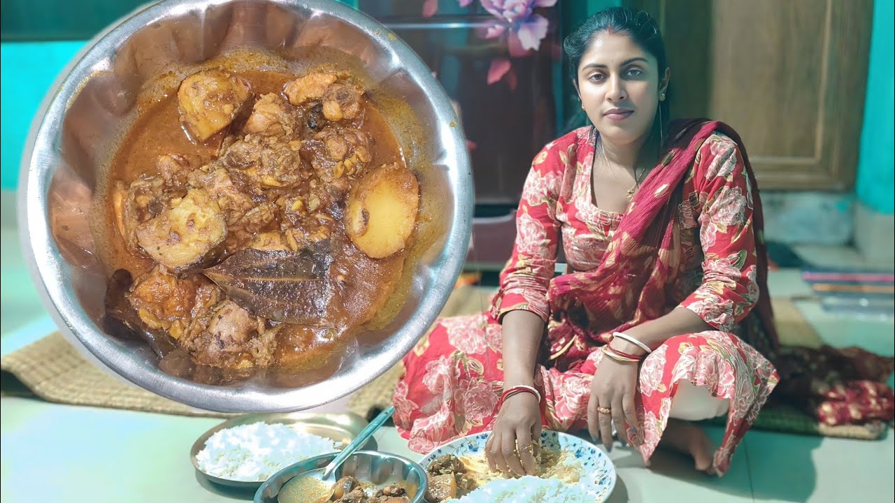 আজকে রান্না হল নতুন আলু দিয়ে মাংসের লাল লাল ঝোল।।