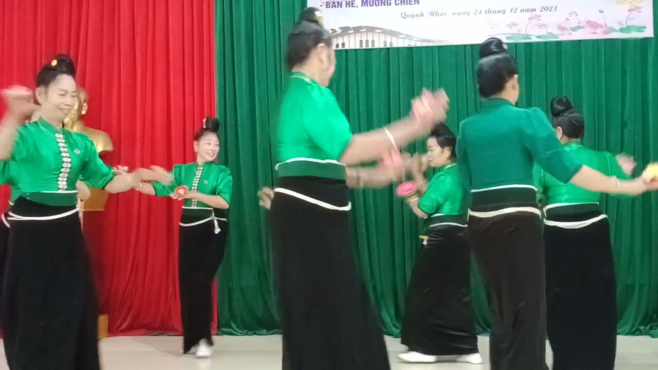 đội múa bản cốc lắc xã tú năng yên châu