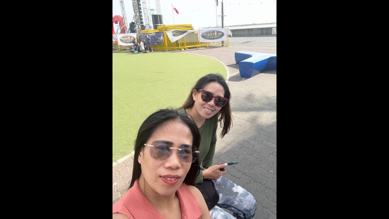 Торговый центр Mall Of Asia на берегу моря с @Navywoman