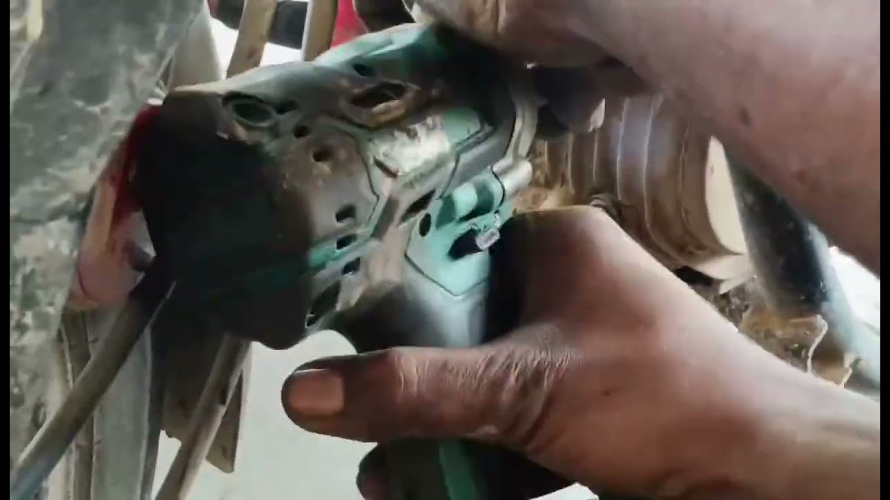 গ্যারেজের প্রতিটি কাজের পেছনে থাকে নিখুঁত যত্ন। বাইক লাভাররা জানান তো কাজটা কেমন হলো?