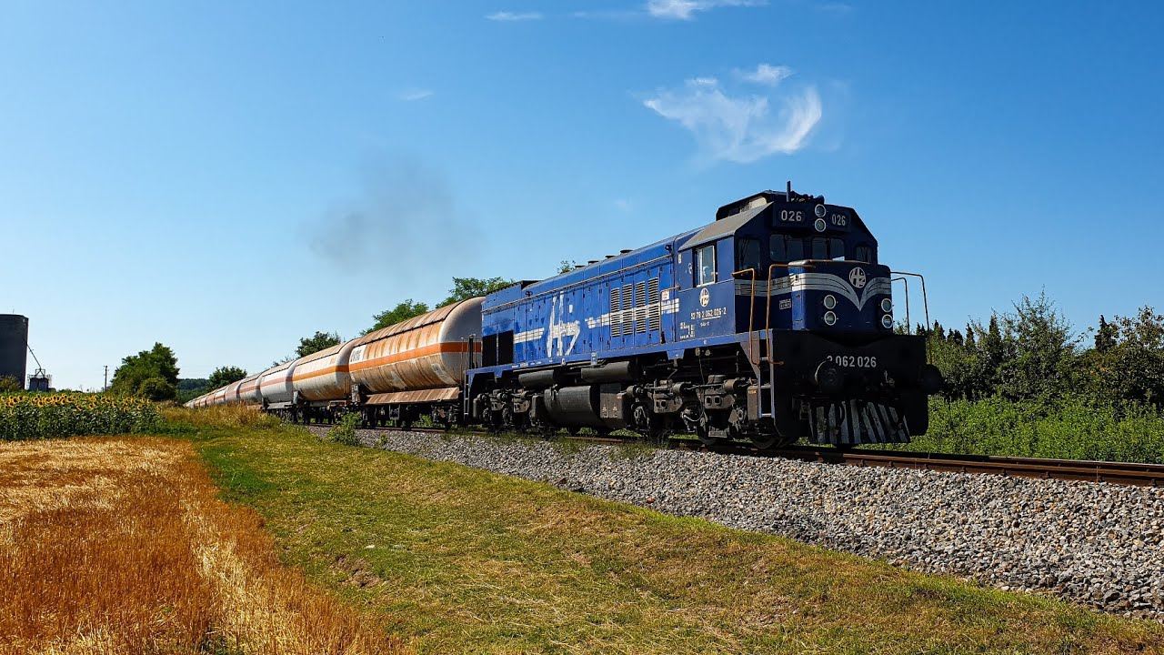 Dizelski vlakovi u Našicama, srpanj 2025. Diesel trains in Našice, July 2025.