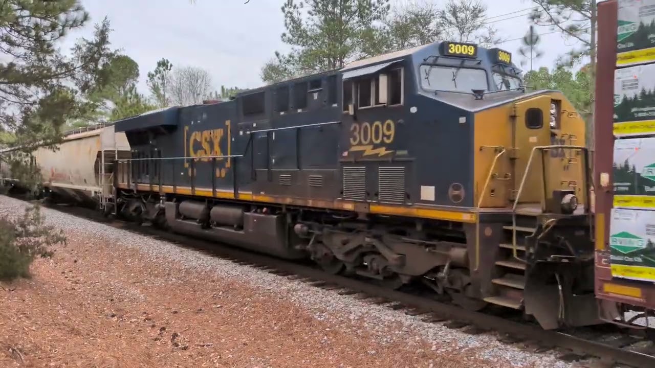 CSX 3163 leads a south bound mixed freight train with a mid DPU Friday 1/23/2026