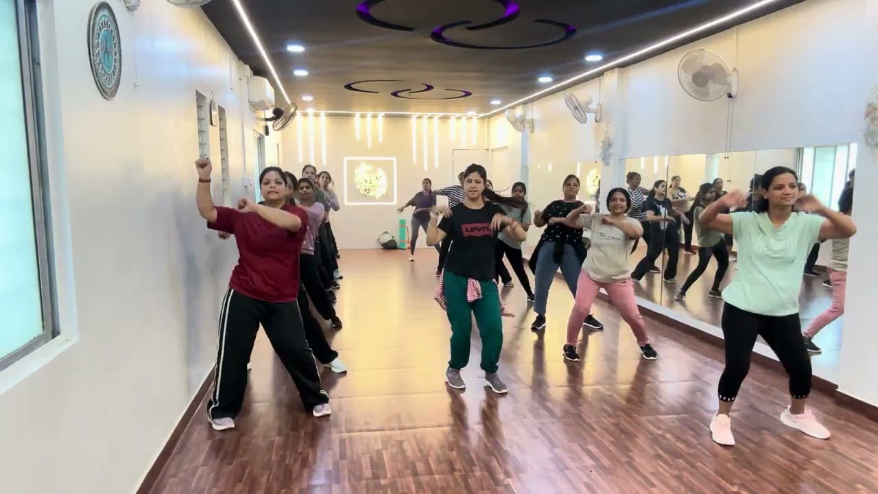 Lallati bhandar 🥰🥰🙌🏻🙌🏻 #lallatibhandar #folkdance #folksong #trendingshorts @nfsfitnessstudio 