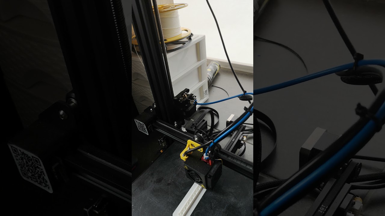 Horizontal spool holder in action.