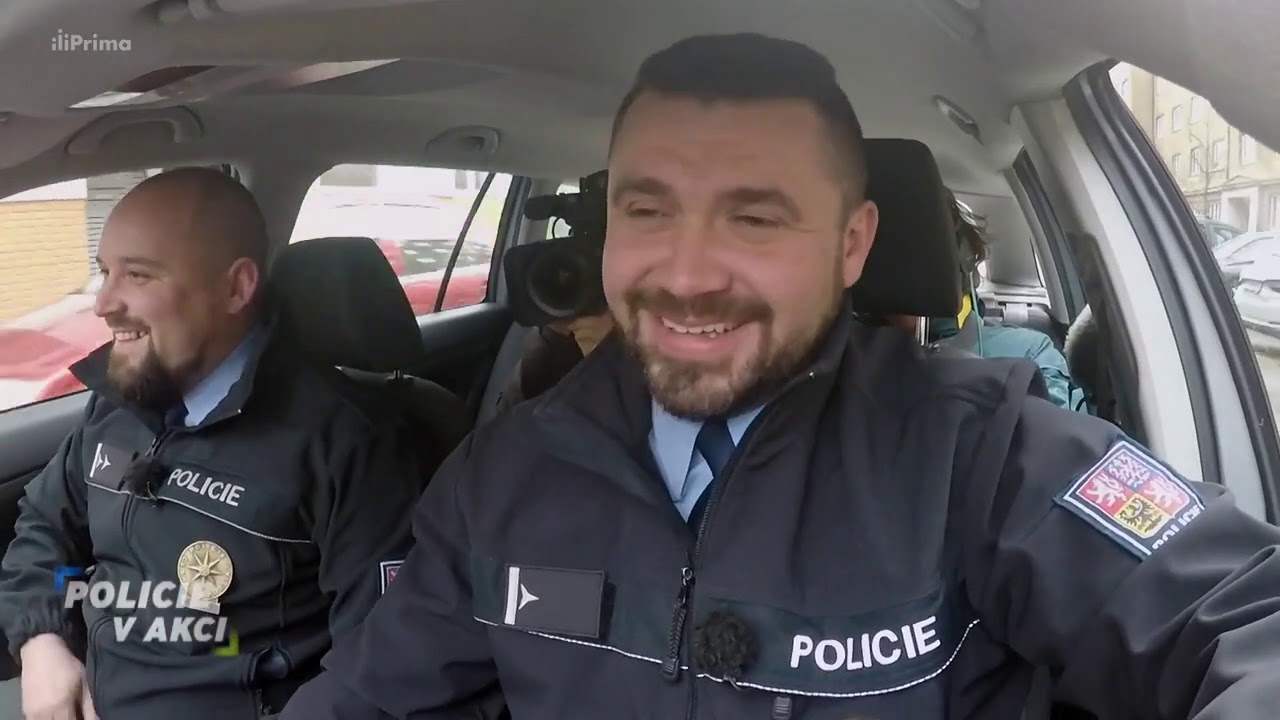 Policie v akci 241 - Falešný slepec, ohrožení na chodníku, nebezpečný squat a vyděšená rodina