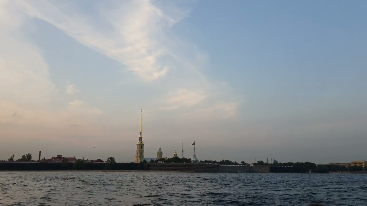 Речная прогулка по Неве.