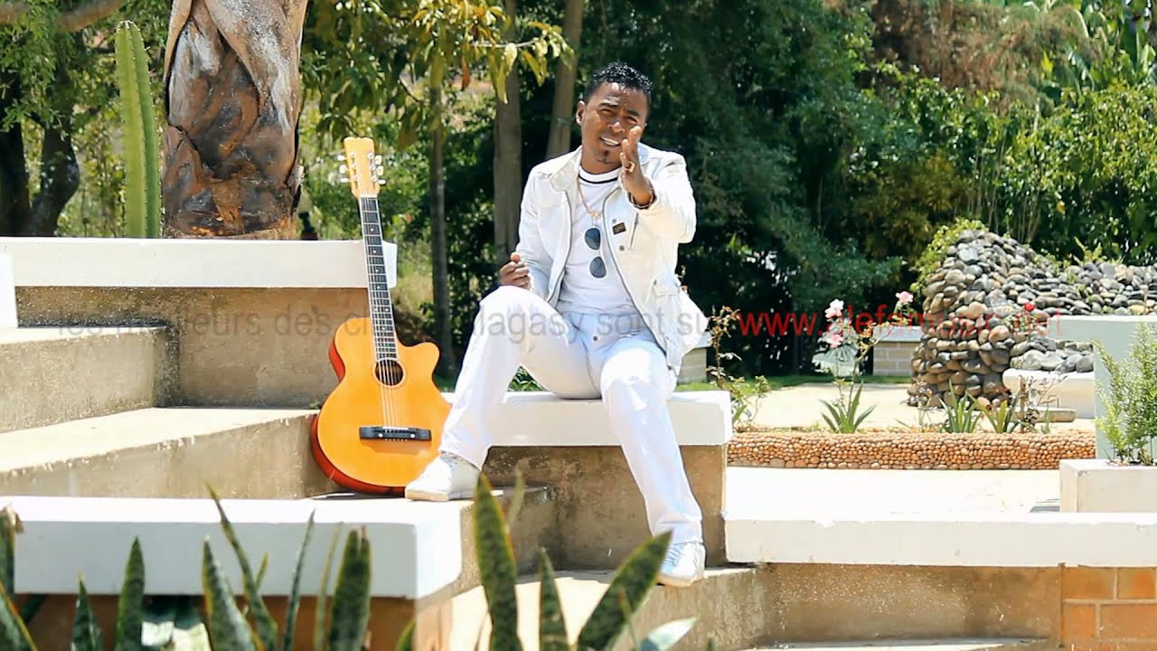 NHODAS - Manambitamby (clip officiel)